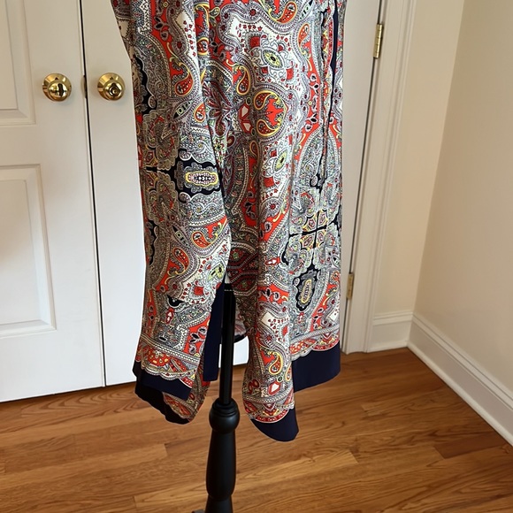 Theory silk print tunic - Picture 9 of 10